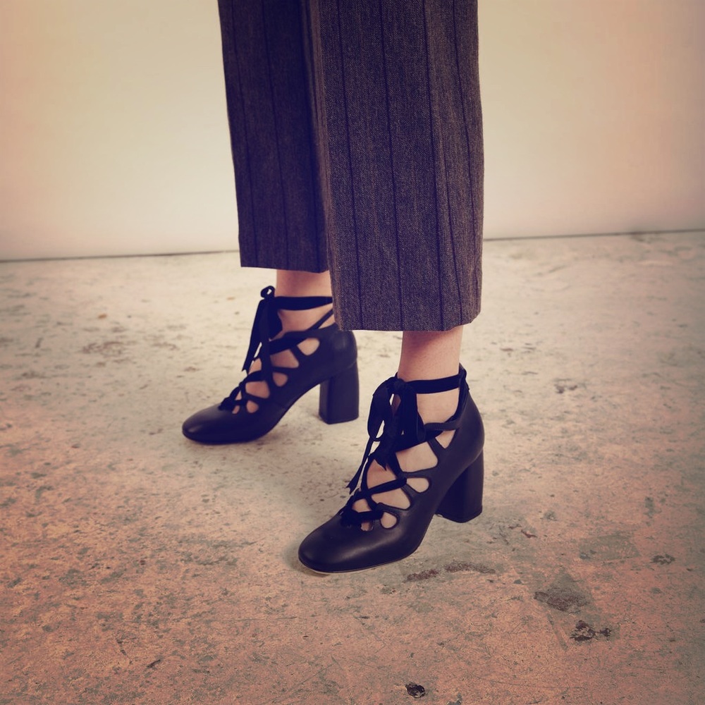 MIISTA Cassidy Black leather lace up heels 7.5